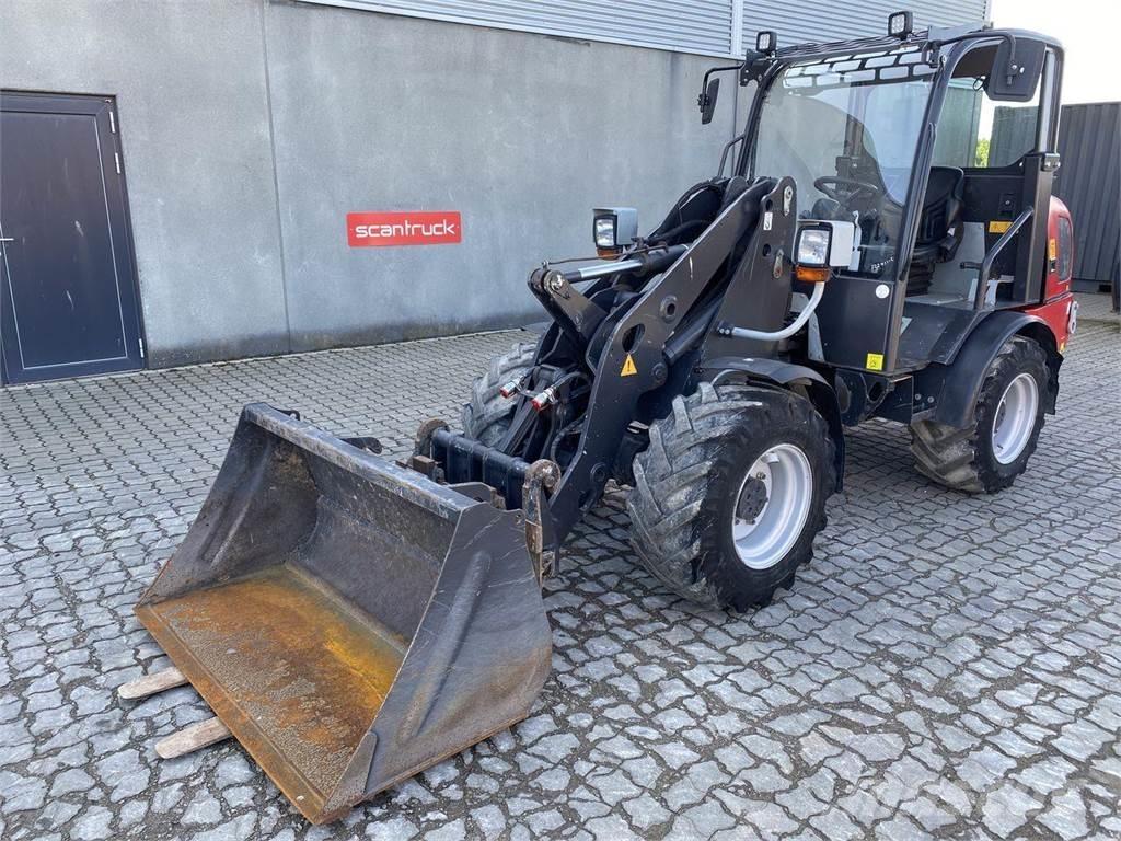 Weidemann 2070 Univerzális rakodók