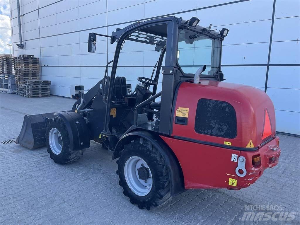 Weidemann 2070 Univerzális rakodók