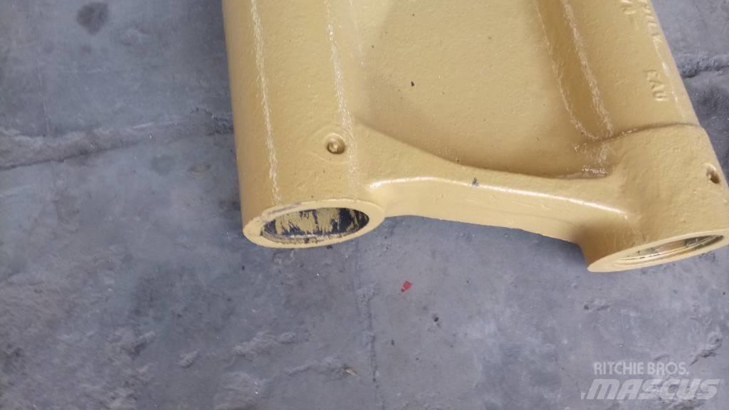 CAT 245 Alváz és felfüggesztés