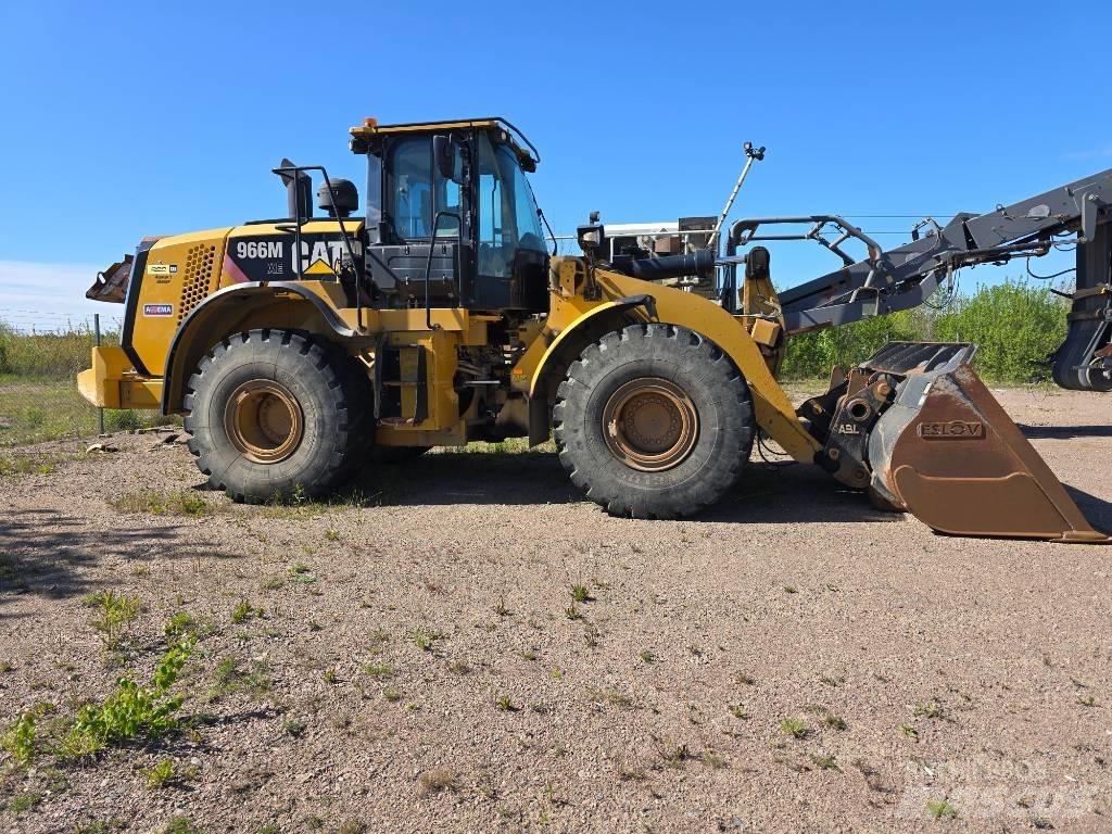 CAT 966 M Gumikerekes homlokrakodók