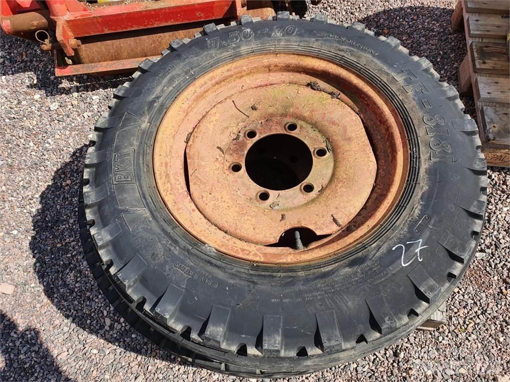 BKT 7.5-20 Gumiabroncsok, kerekek és felnik