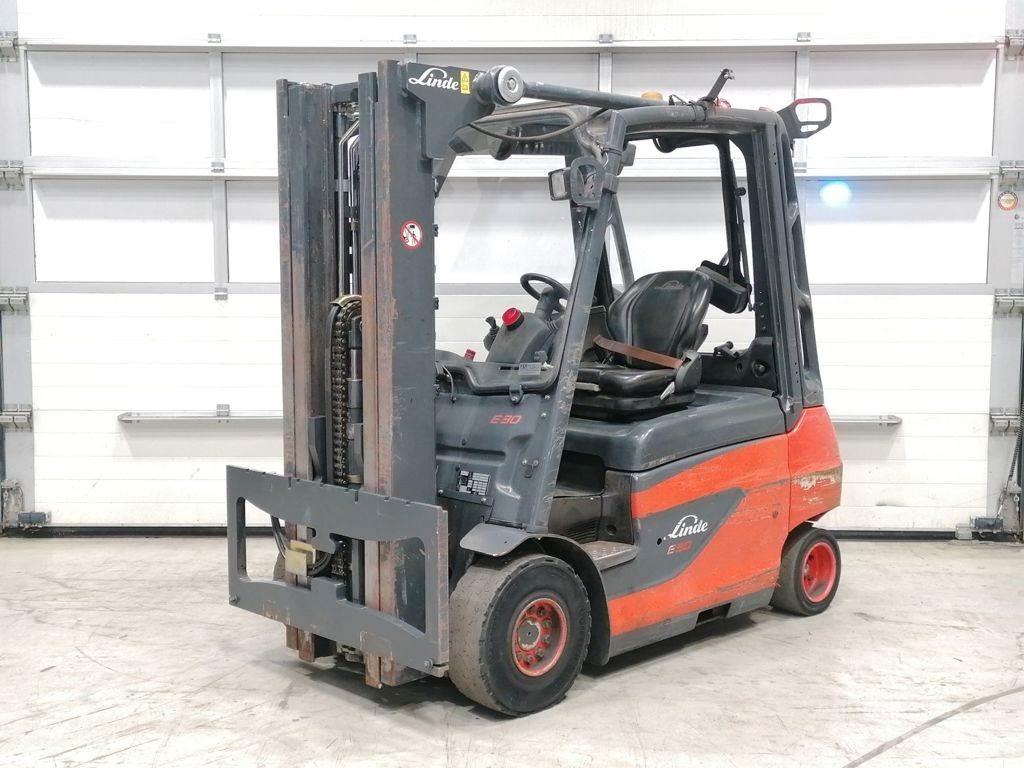Linde E30-01 Elektromos targoncák