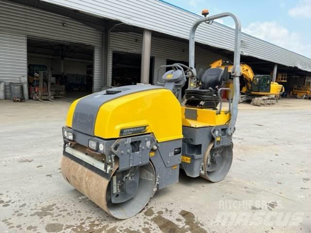 Dynapac CC 1100 Ikerdobos hengerek