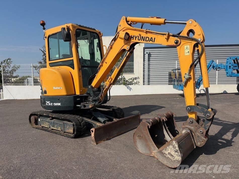 Hyundai R25Z-9 AK Mini kotrók < 7t