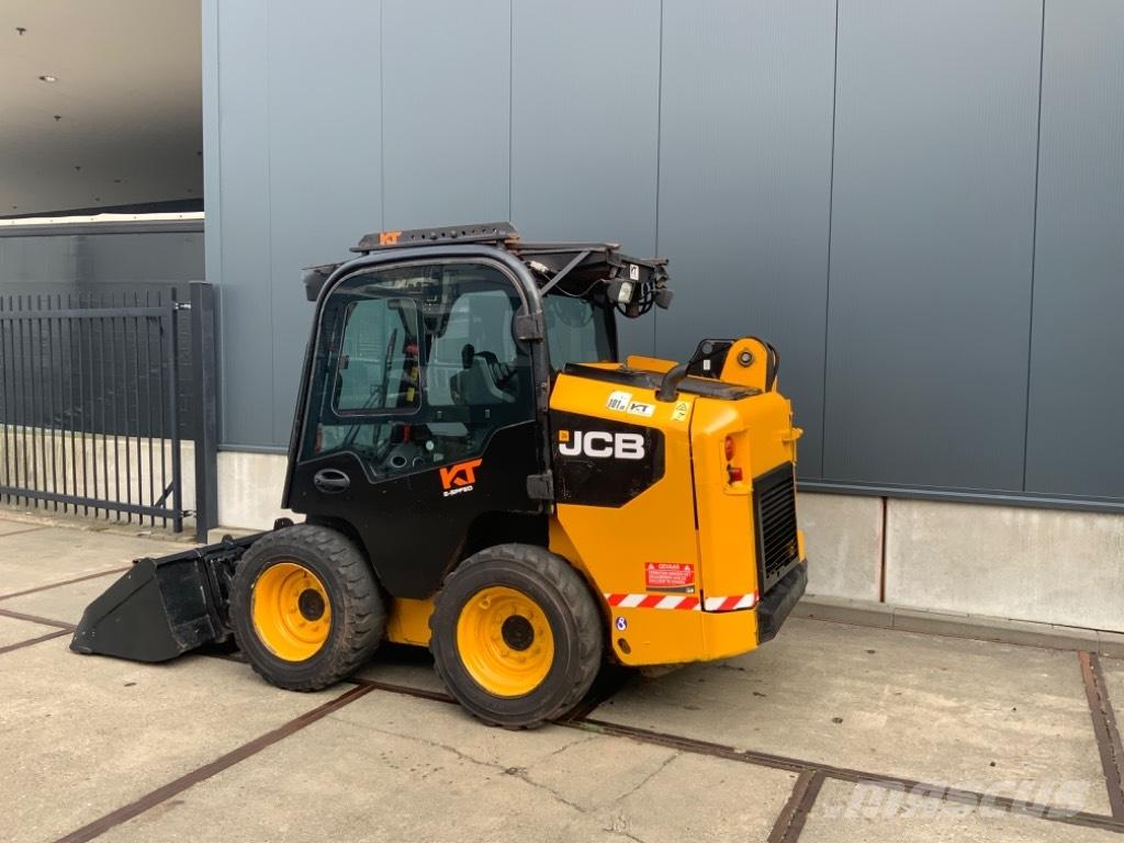 JCB 155 Kompaktrakodók