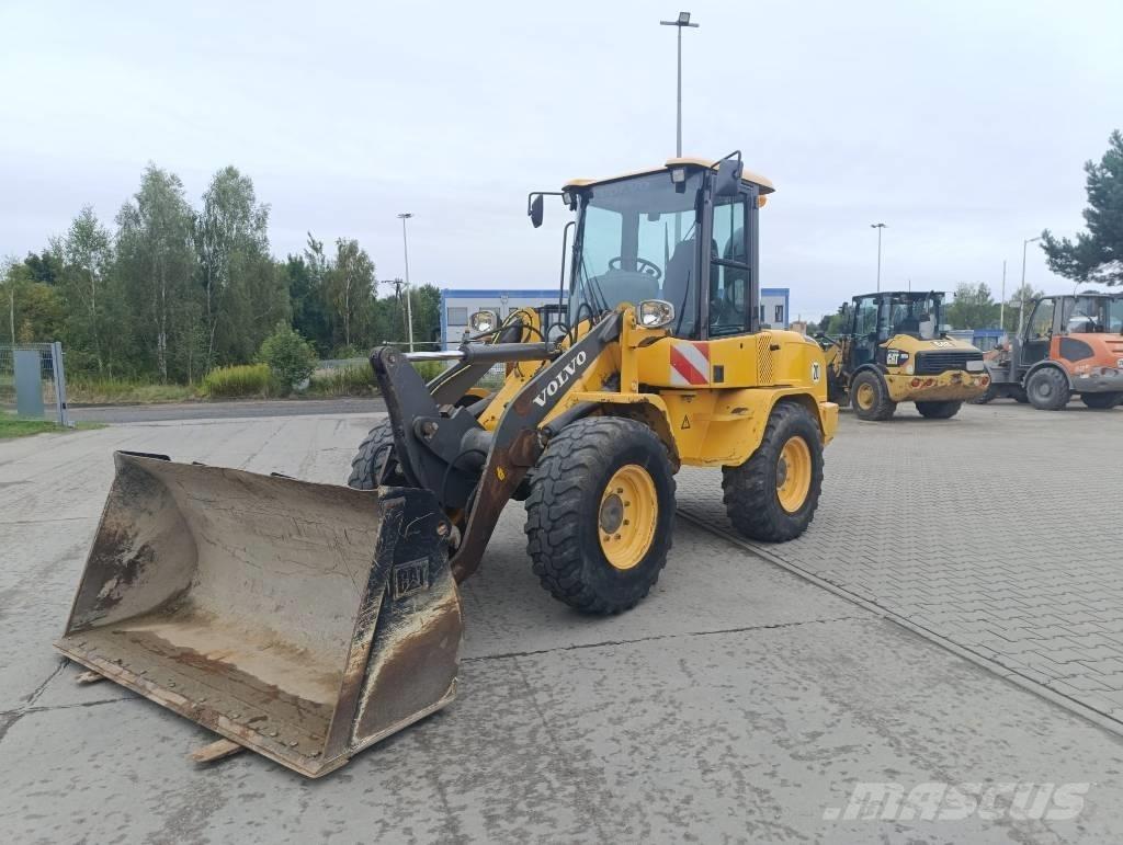Volvo L 30 G Gumikerekes homlokrakodók
