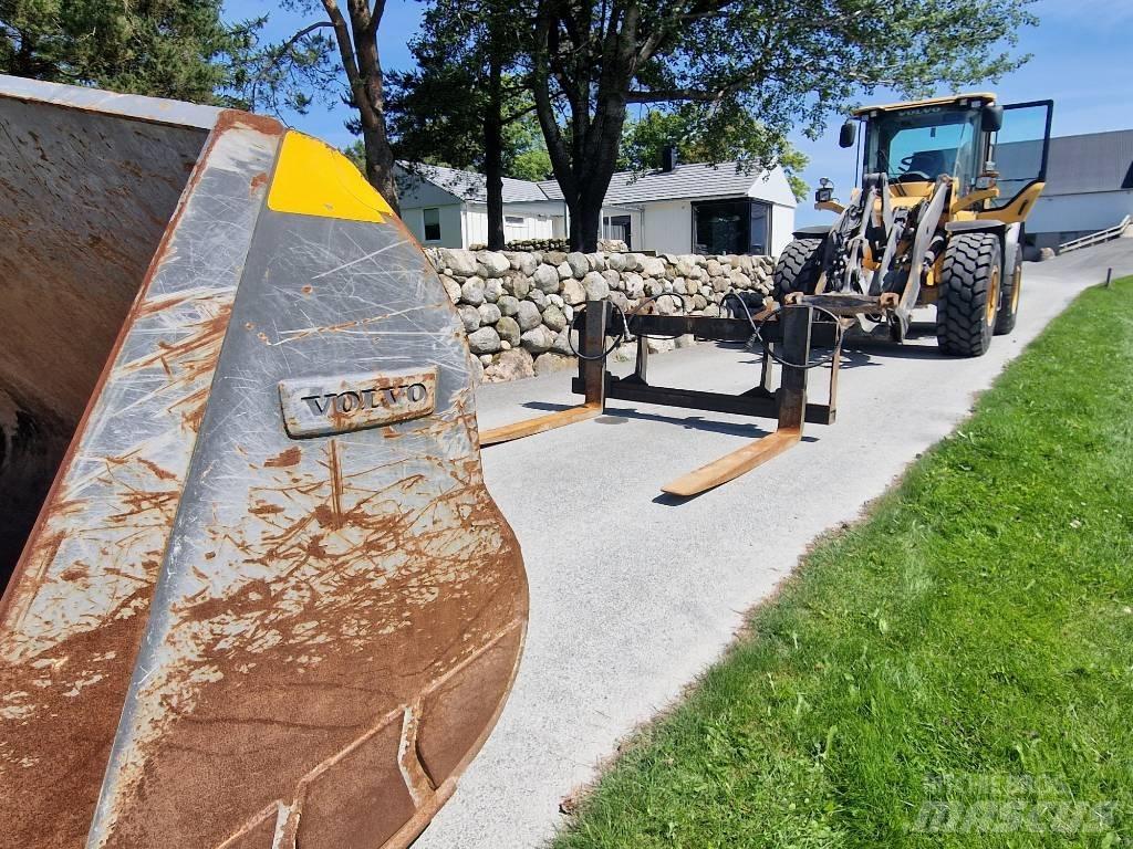 Volvo L 70 G Gumikerekes homlokrakodók