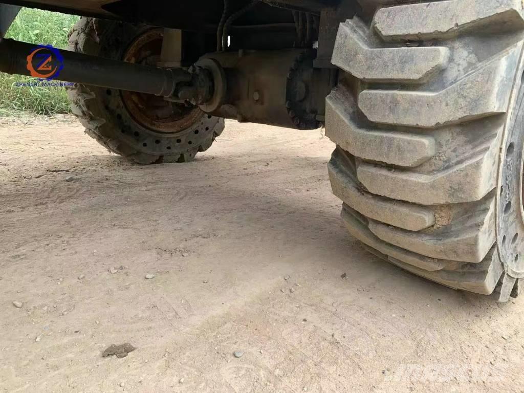 Hyundai 60 W Gumikerekes kotrók