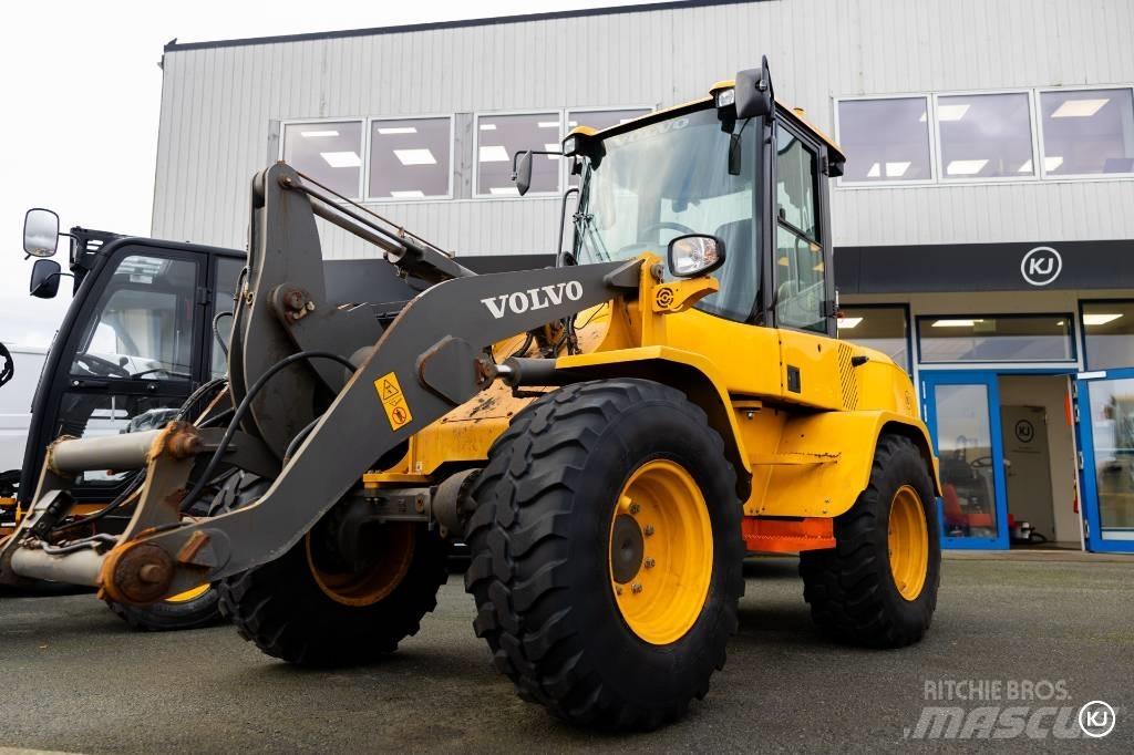 Volvo L 35 Gumikerekes homlokrakodók