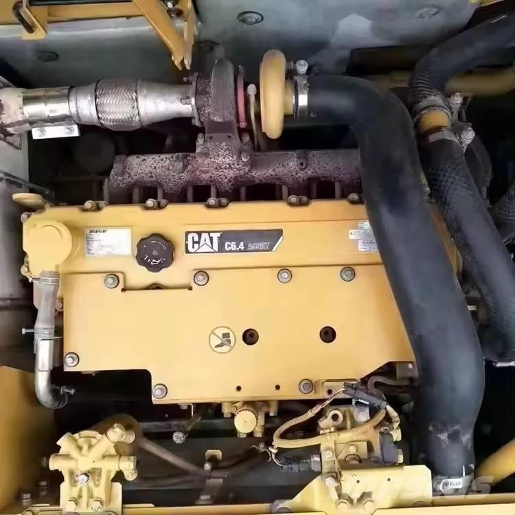 CAT 325 D Lánctalpas kotrók