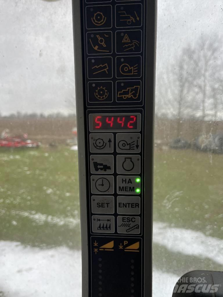 New Holland CSX 7070 Kombájnok