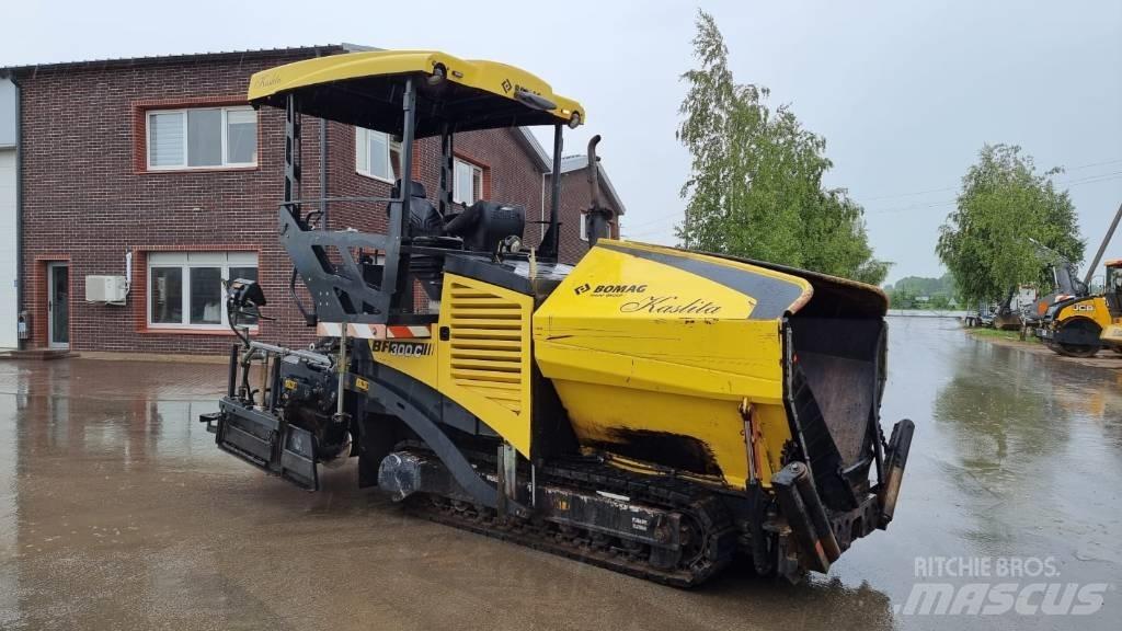 Bomag BF 300 Aszfalt terítõ gépek