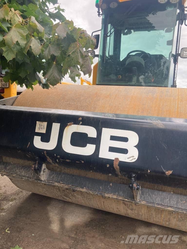 JCB VM137 2015 Egydobos hengerek
