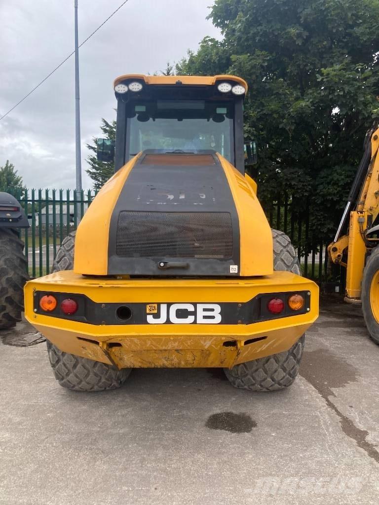 JCB VM137 2015 Egydobos hengerek