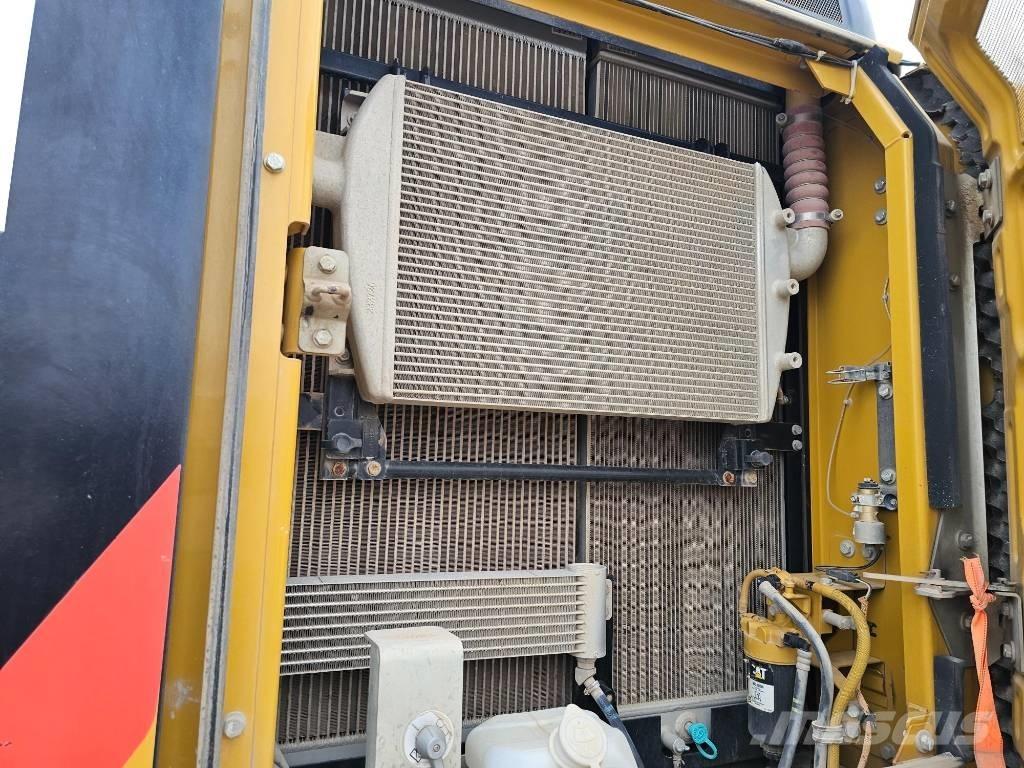 CAT 330FL Lánctalpas kotrók