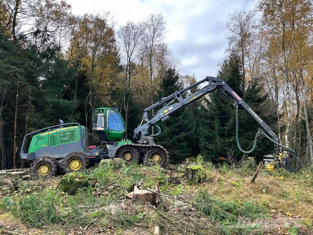 John Deere 1270 G Betakarítók