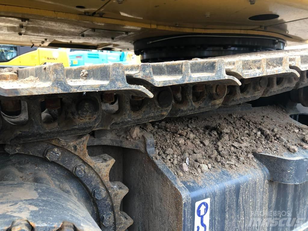 Komatsu 220-8 Lánctalpas kotrók