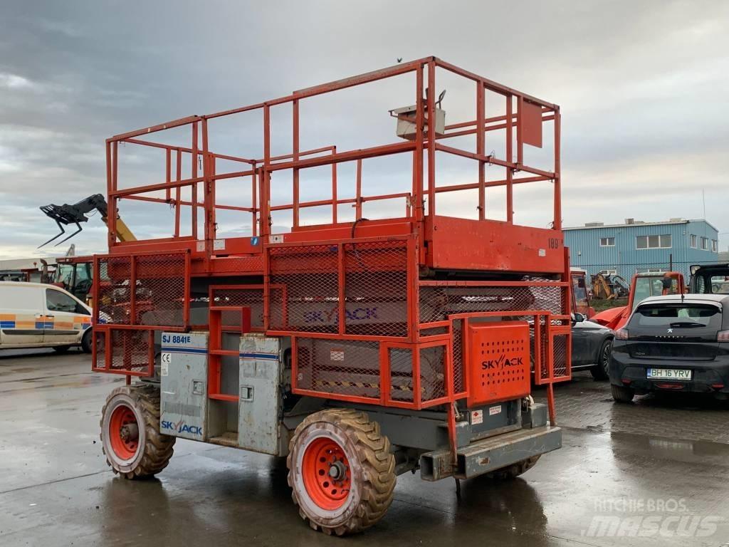 SkyJack SJ 8841 Ollós emelők