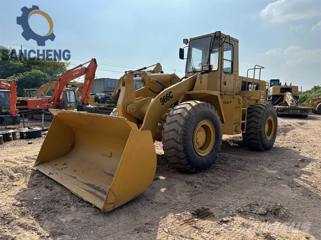 CAT 966C Gumikerekes homlokrakodók