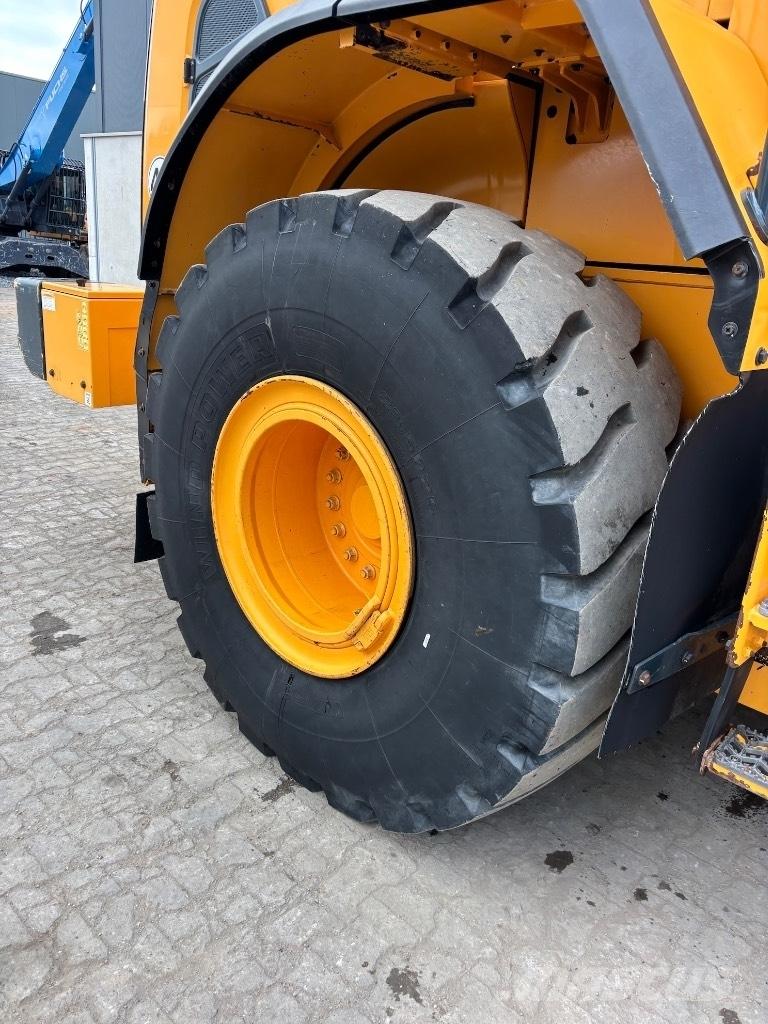Hyundai HL 960 - 955 Gumikerekes homlokrakodók