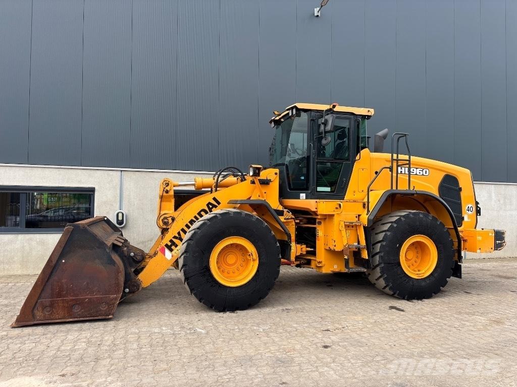 Hyundai HL 960 - 955 Gumikerekes homlokrakodók
