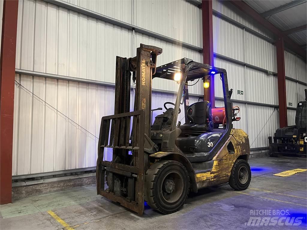 Komatsu FG30T-17 Gázüzemű targoncák