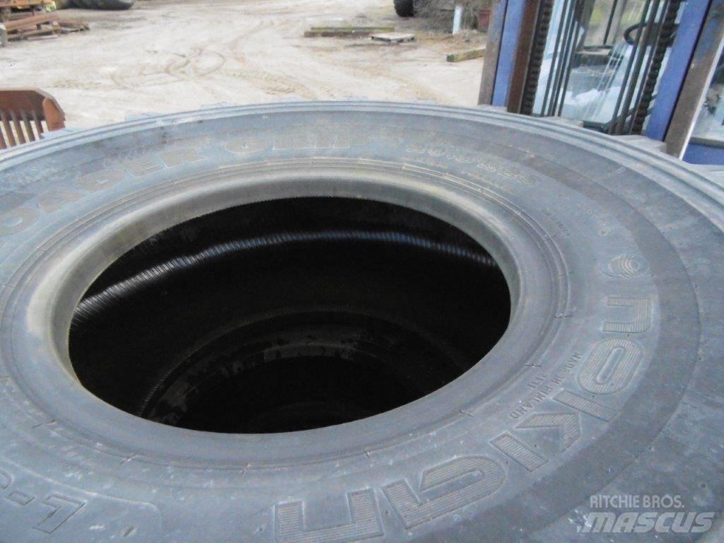 Nokian 20,5x25 Gumiabroncsok, kerekek és felnik