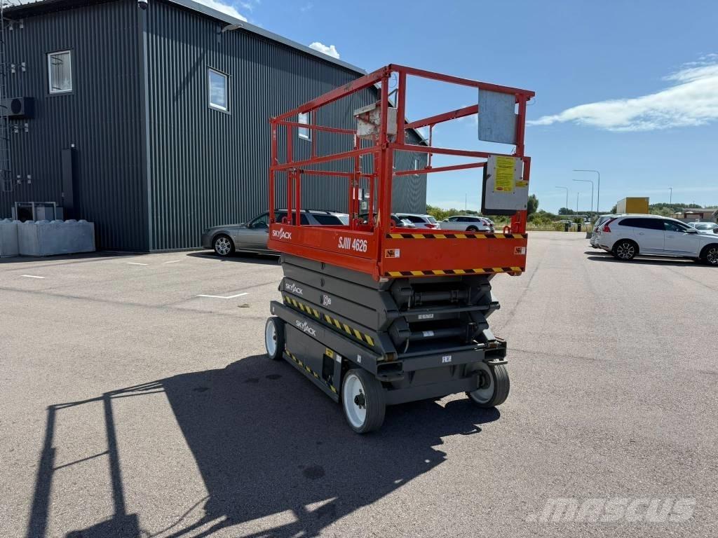 SkyJack SJ 4626 Ollós emelők