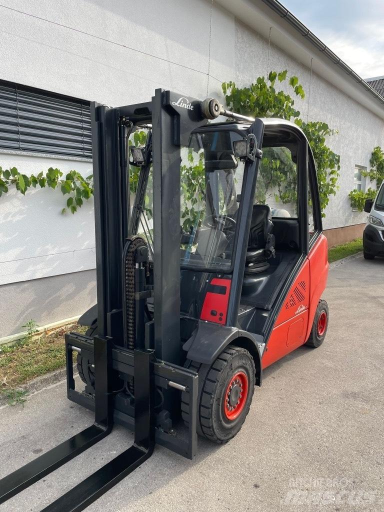 Linde H 30 T Gázüzemű targoncák