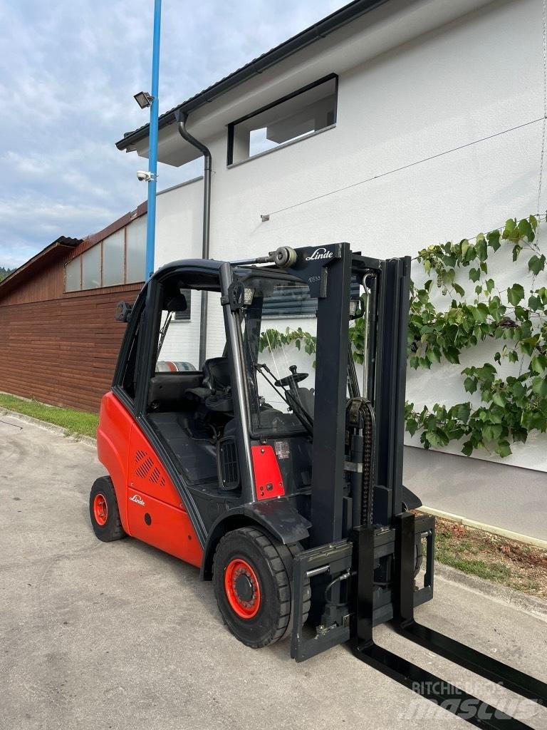 Linde H 30 T Gázüzemű targoncák