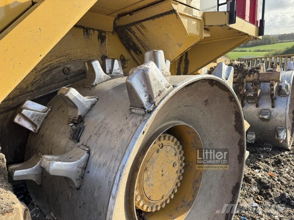 CAT 826 Hulladéktömörítők