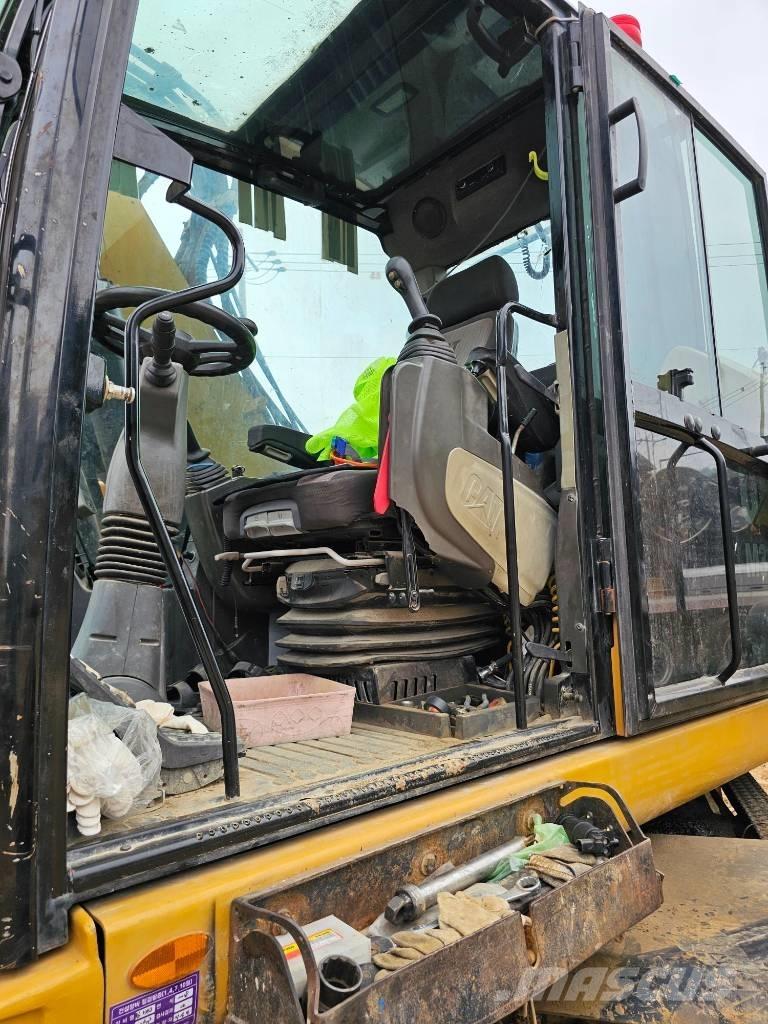 CAT 314F Gumikerekes kotrók
