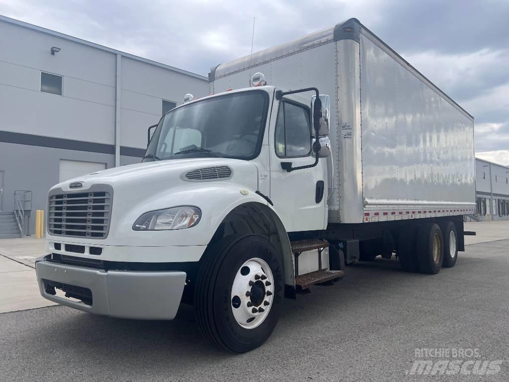 Freightliner M 106 Dobozos teherautók