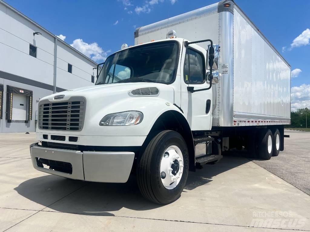 Freightliner M 106 Dobozos teherautók