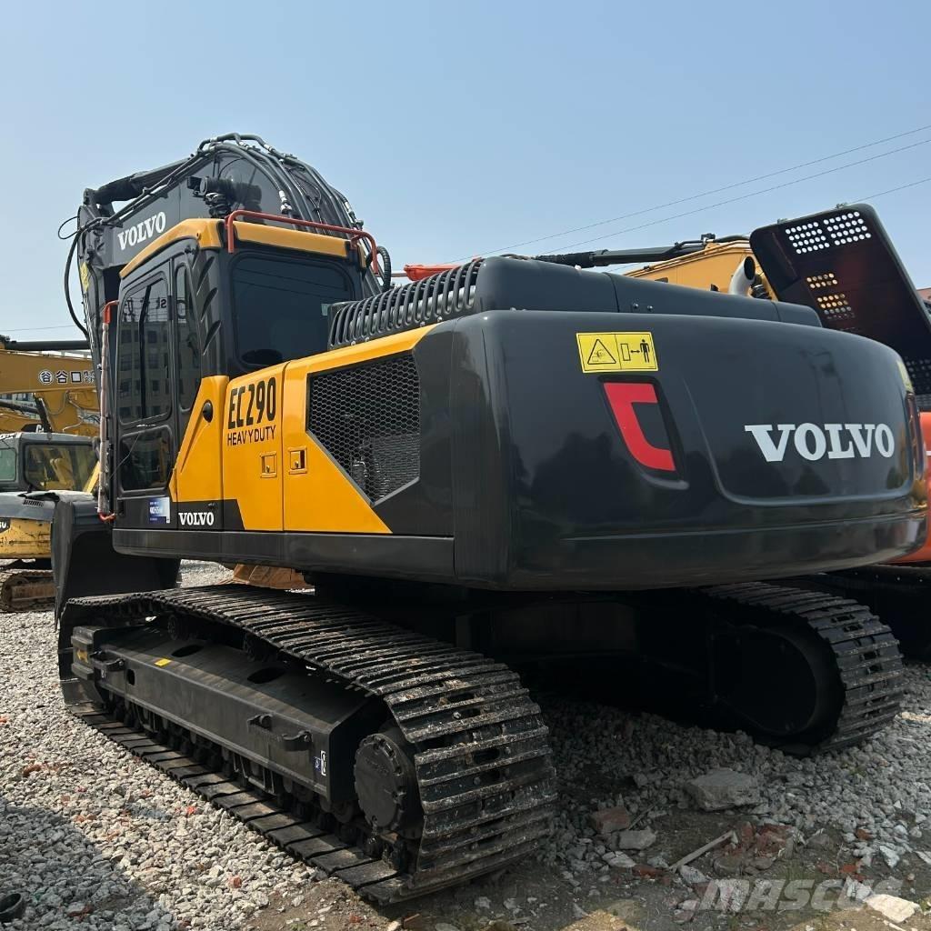 Volvo 290 Lánctalpas kotrók