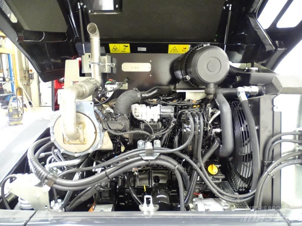 Yanmar V 100-5 Gumikerekes homlokrakodók