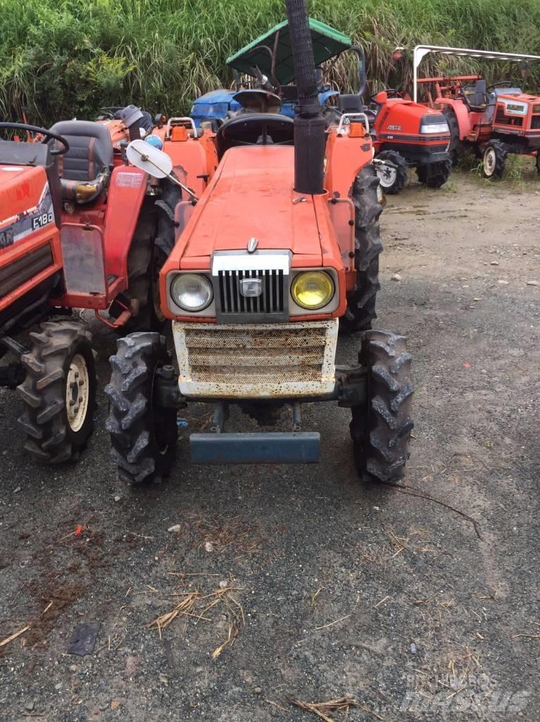 Kubota L2202DT Traktorok