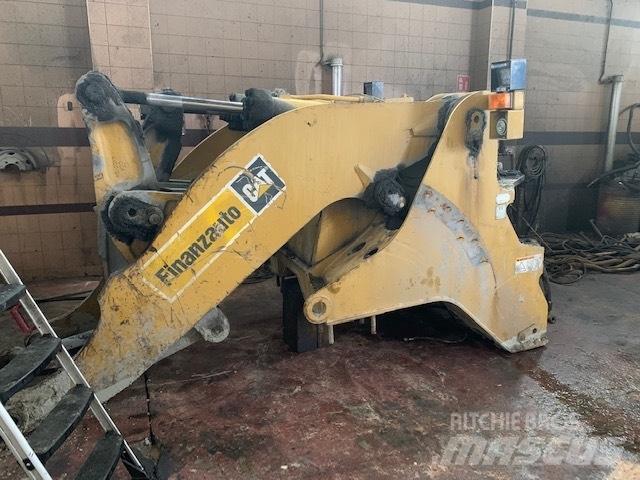 CAT 980 G Gumikerekes homlokrakodók