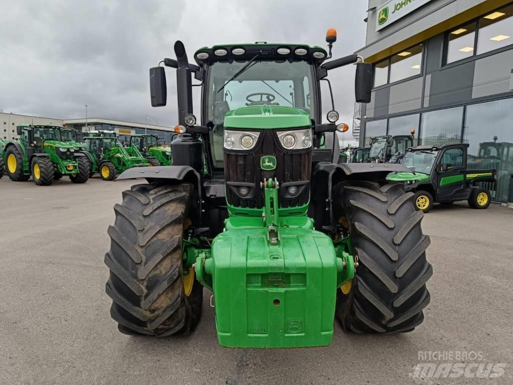 John Deere 6215 R Traktorok
