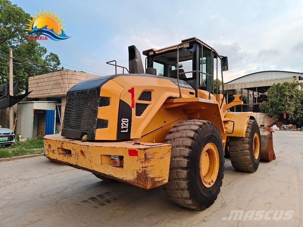 Volvo L 120 Gumikerekes homlokrakodók