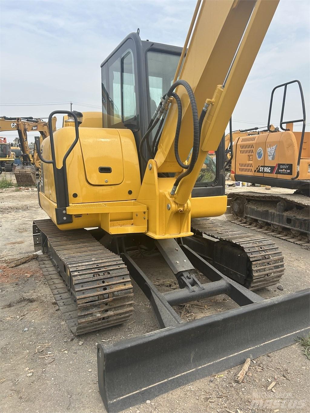 Komatsu PC 56 Mini kotrók < 7t