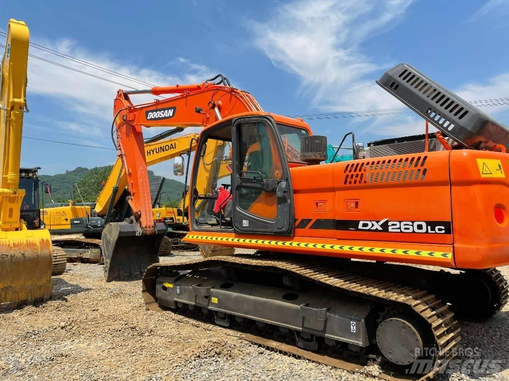 Doosan DX 260 Lánctalpas kotrók