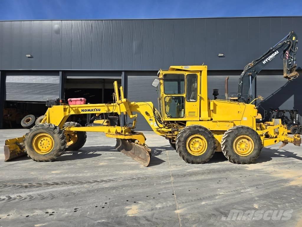 Komatsu GD 521 A-1 Gréderek