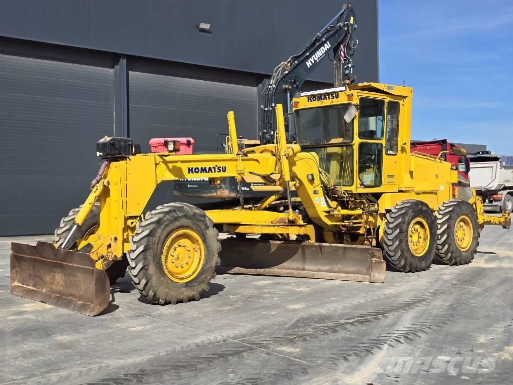 Komatsu GD 521 A-1 Gréderek