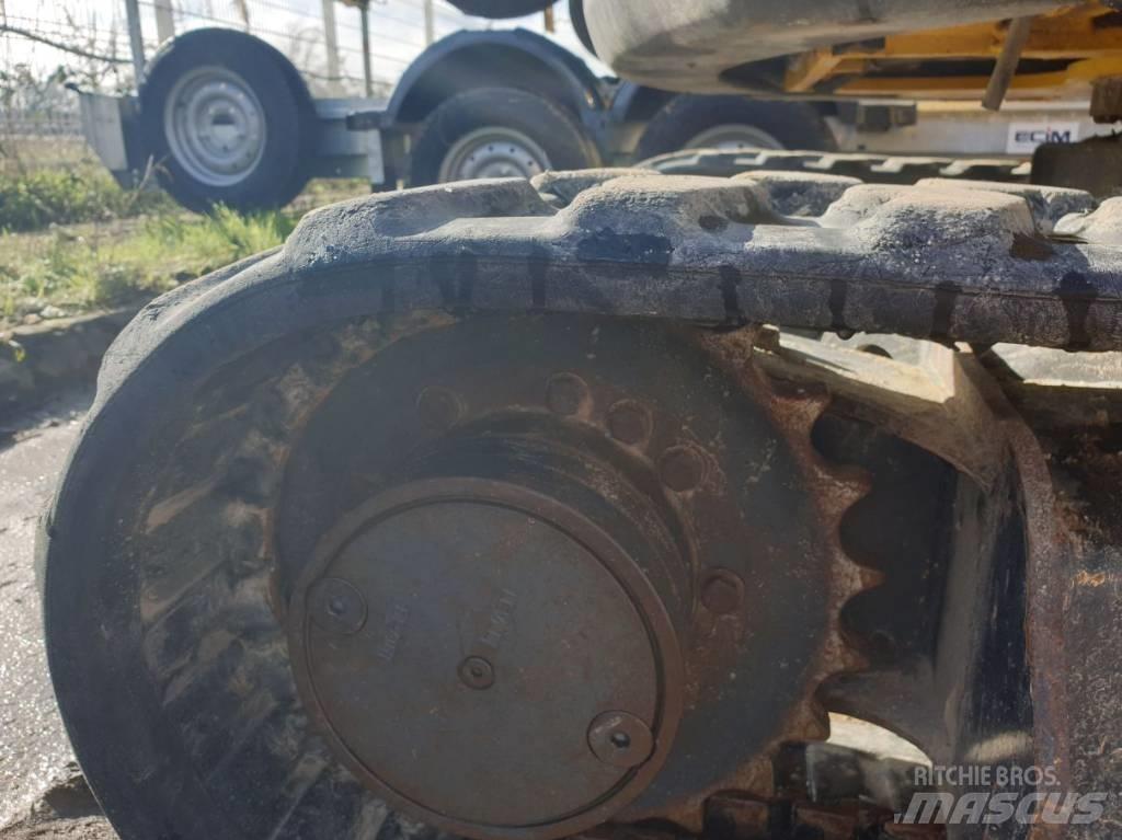 Komatsu PC26MR-3 Mini kotrók < 7t
