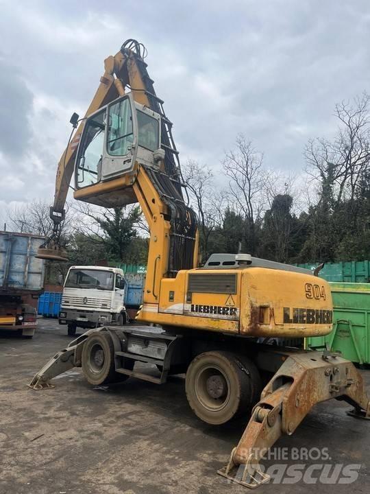 Liebherr A 904 C Gumikerekes kotrók