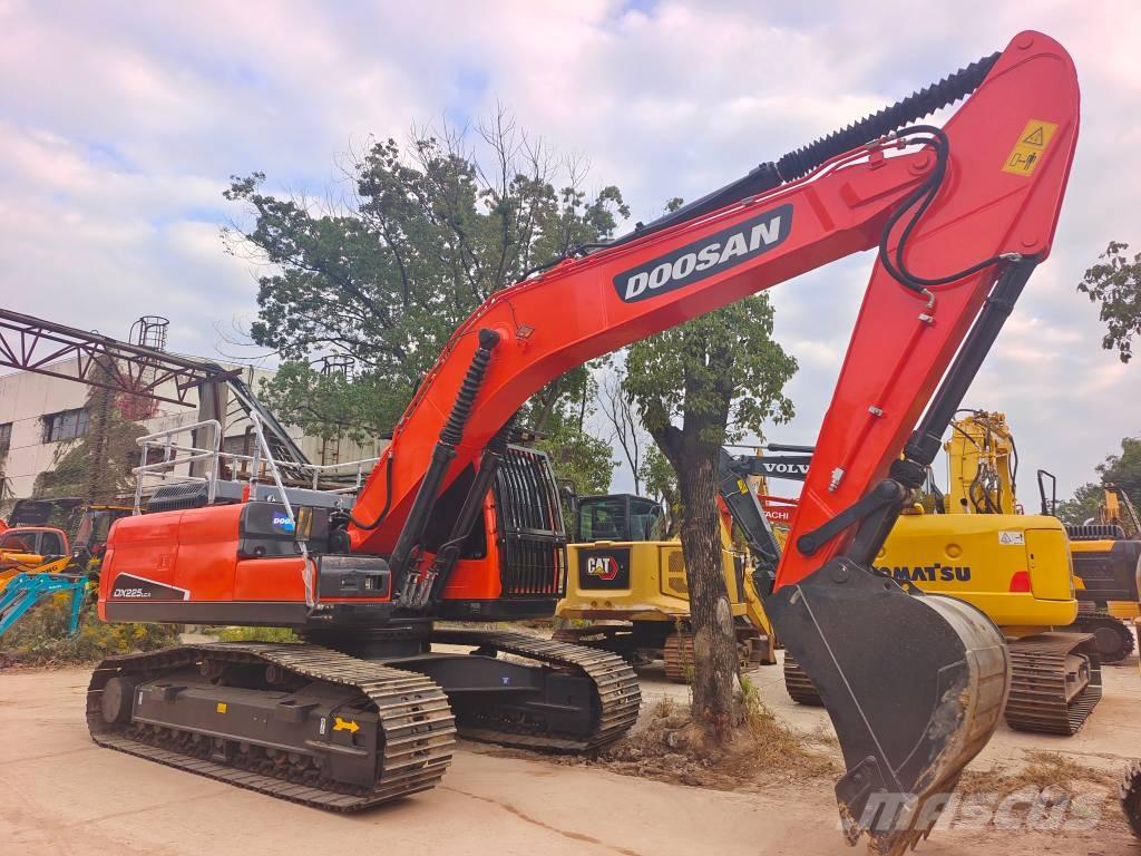 Doosan DX 225 LC-9C Lánctalpas kotrók