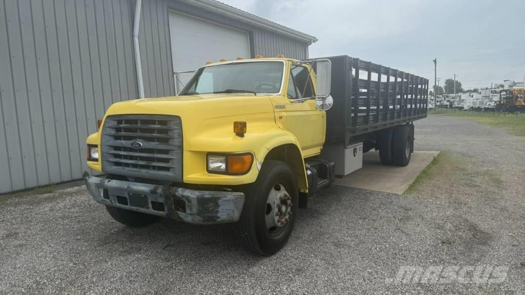 Ford F 700 Platós / Ponyvás teherautók