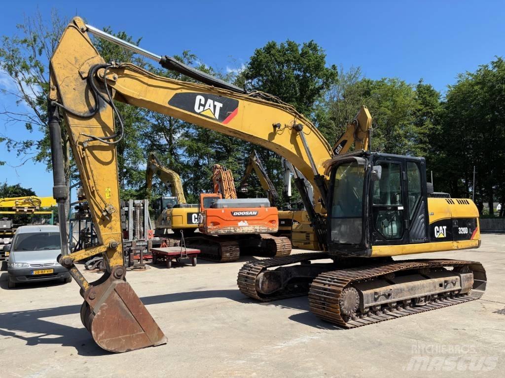 CAT 320 D L Lánctalpas kotrók