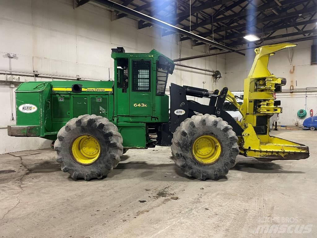 John Deere 643 K Döntő-rakásolók